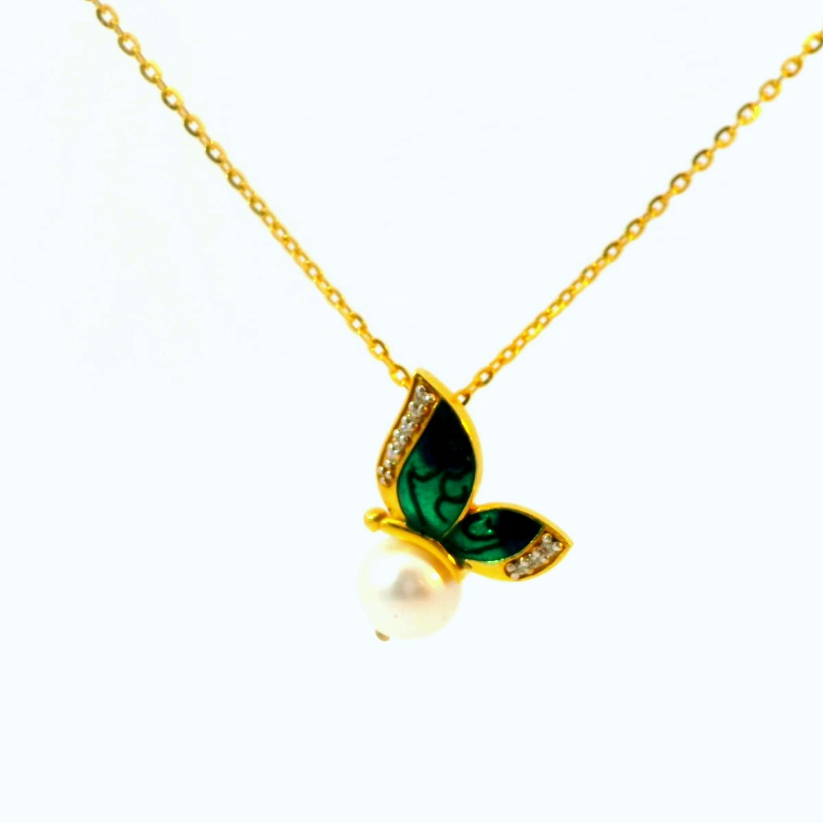 Emerald Flutter Pearl Necklace